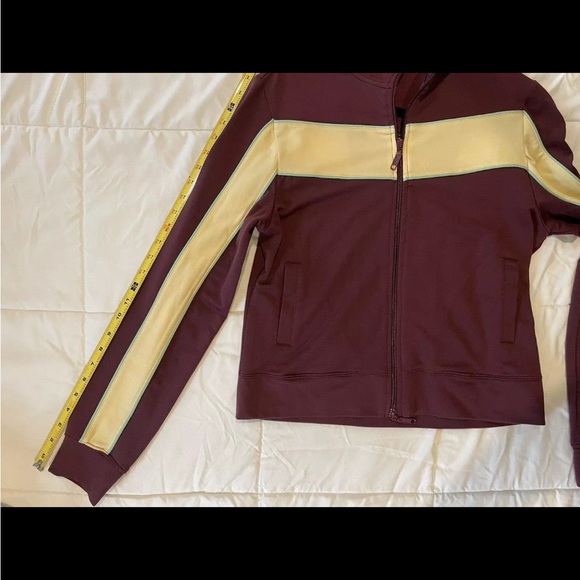 Women’s Peachie Keen Maroon Track Jacket - Size Large - Picture 7 of 9